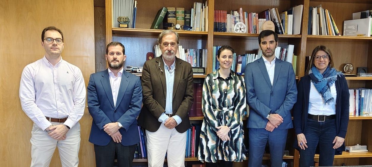 FETEIA-OLTRA SE REÚNE CON LA DIRECCIÓN GENERAL DE TRANSPORTE POR CARRETERA Y FERROCARRIL PARA ABORDAR EL IMPACTO NORMATIVO Y REFORZAR LA COLABORACIÓN INSTITUCIONAL